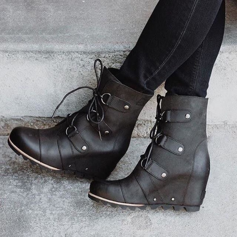 SOREL black leather boots